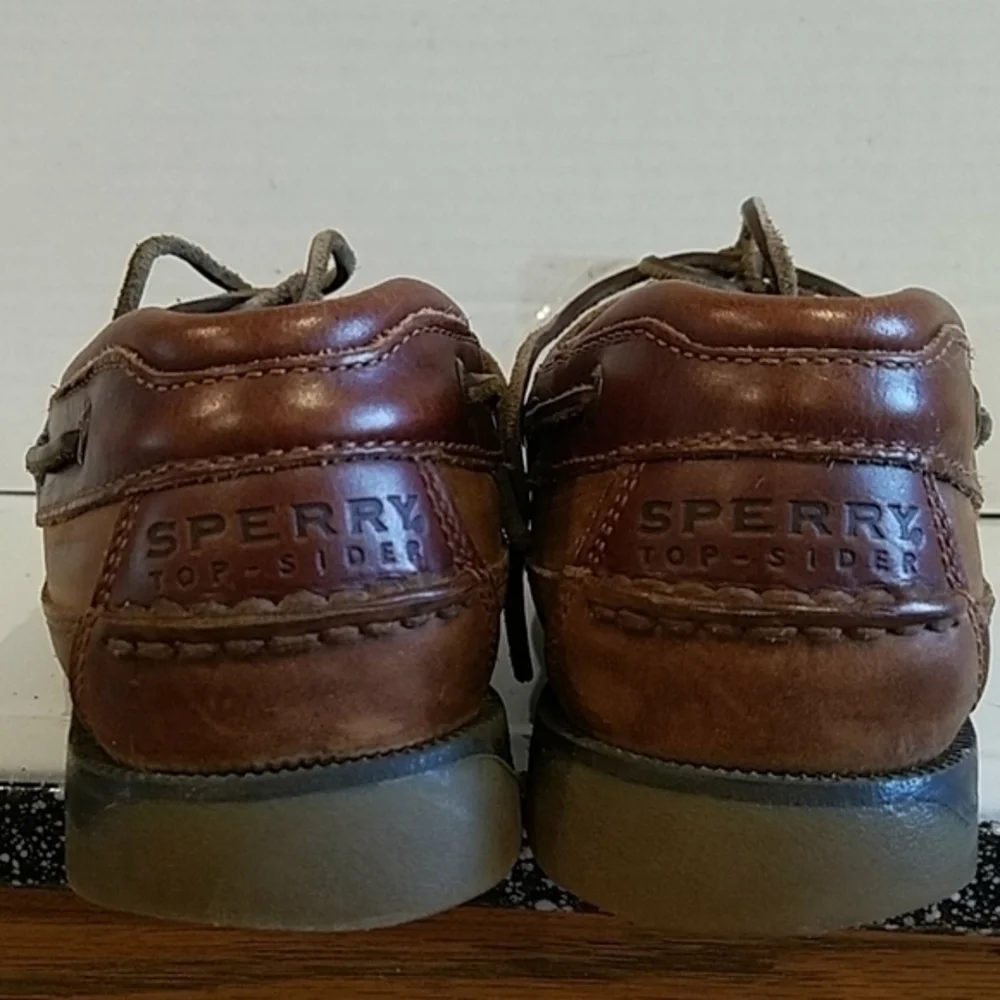 Sperry men top